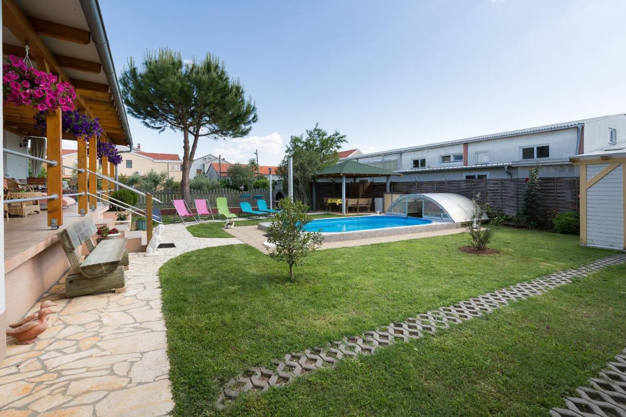 Apartment Twisting By The Private Pool Zadar Bagian luar foto