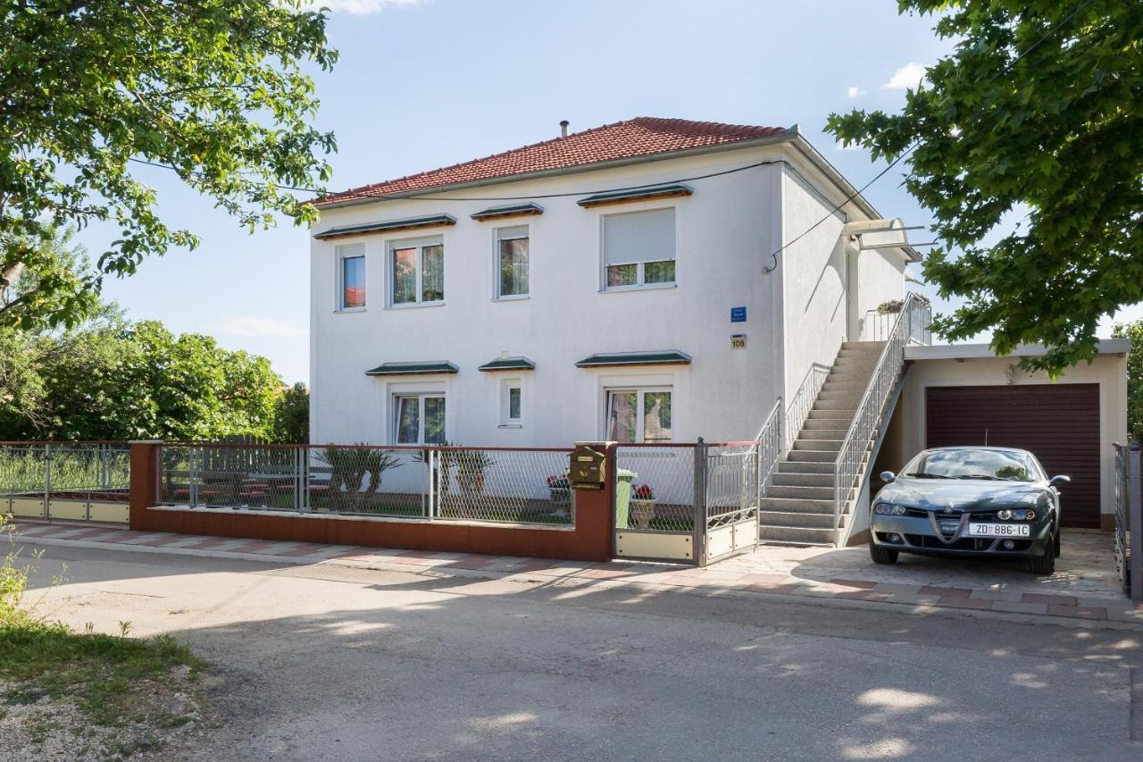 Apartment Twisting By The Private Pool Zadar Bagian luar foto